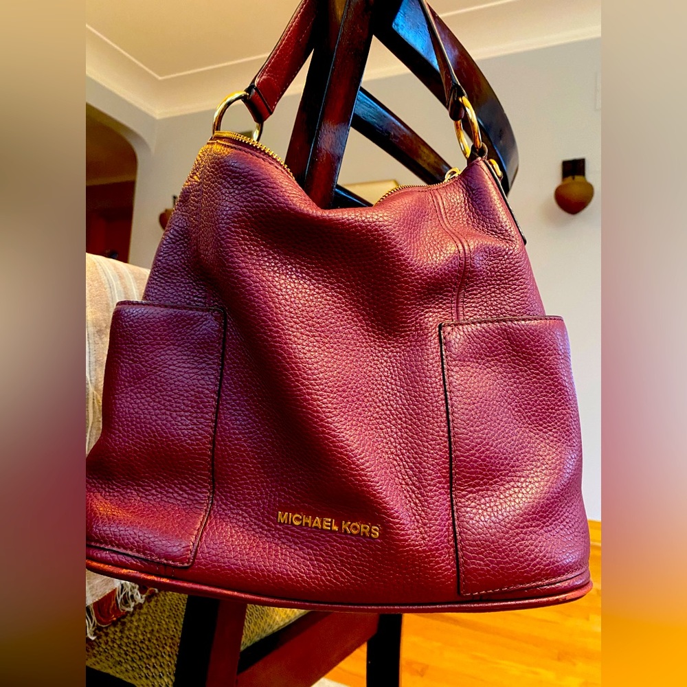 MICHAEL KORS l Hobo bag with lots of pockets
